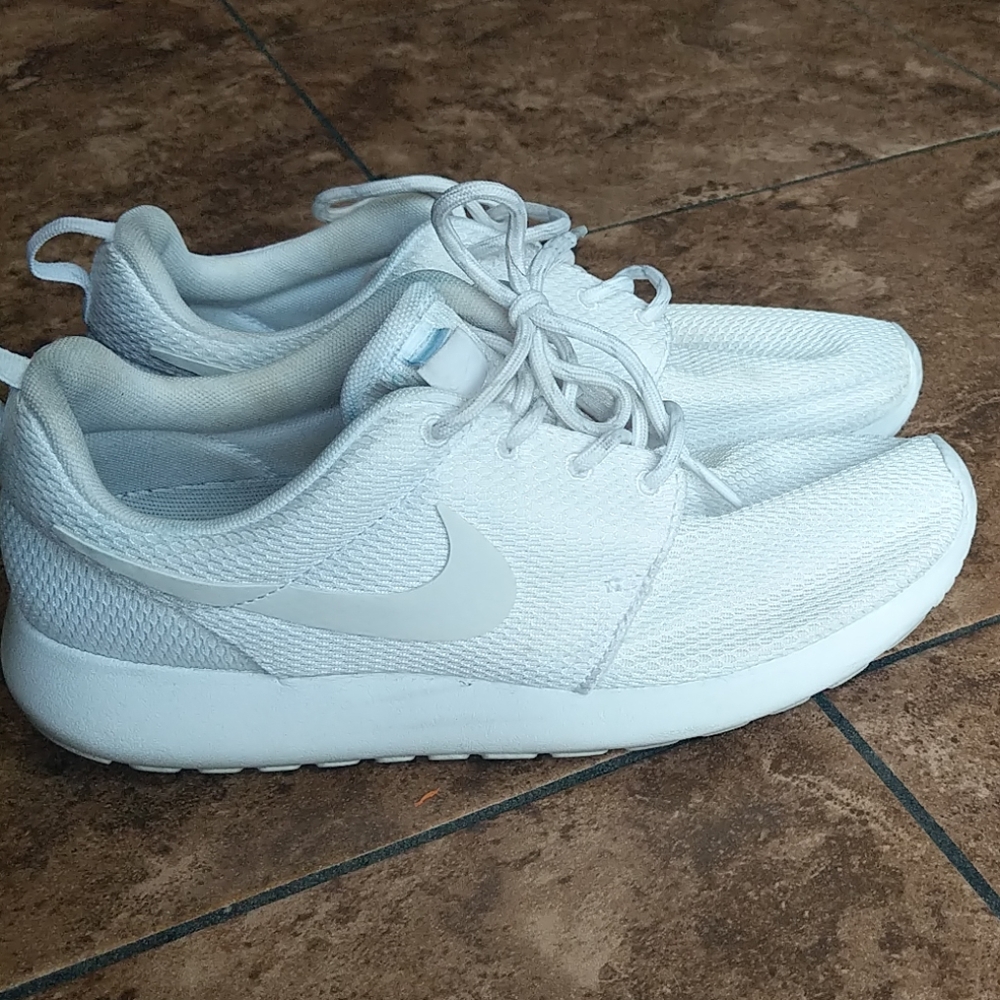 Nike cross trainers